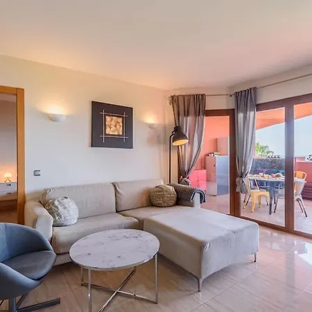 Luxury شقة بينالماذينا